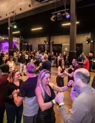 Studio anwadance, salsa, bachata, bachata fusion, bachata sensuel, kizomba, urbankiz, afrodance, afrohybrid, dancehall, reggaeton, heels, zumba, sbk, danse, vald'oise, cergy, ile de france, cours adulte, cours enfant, k-pop, jazz funk